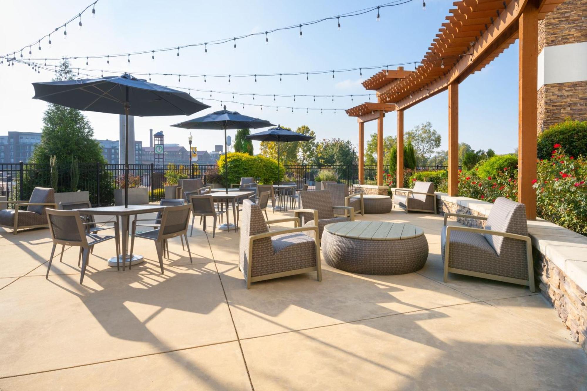 Courtyard By Marriott Columbus Phenix City Εξωτερικό φωτογραφία