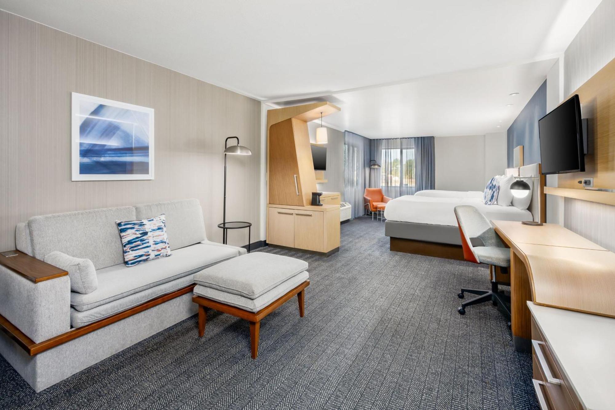 Courtyard By Marriott Columbus Phenix City Εξωτερικό φωτογραφία