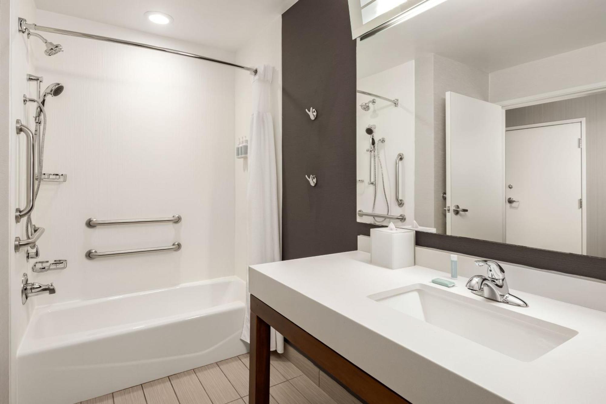 Courtyard By Marriott Columbus Phenix City Εξωτερικό φωτογραφία