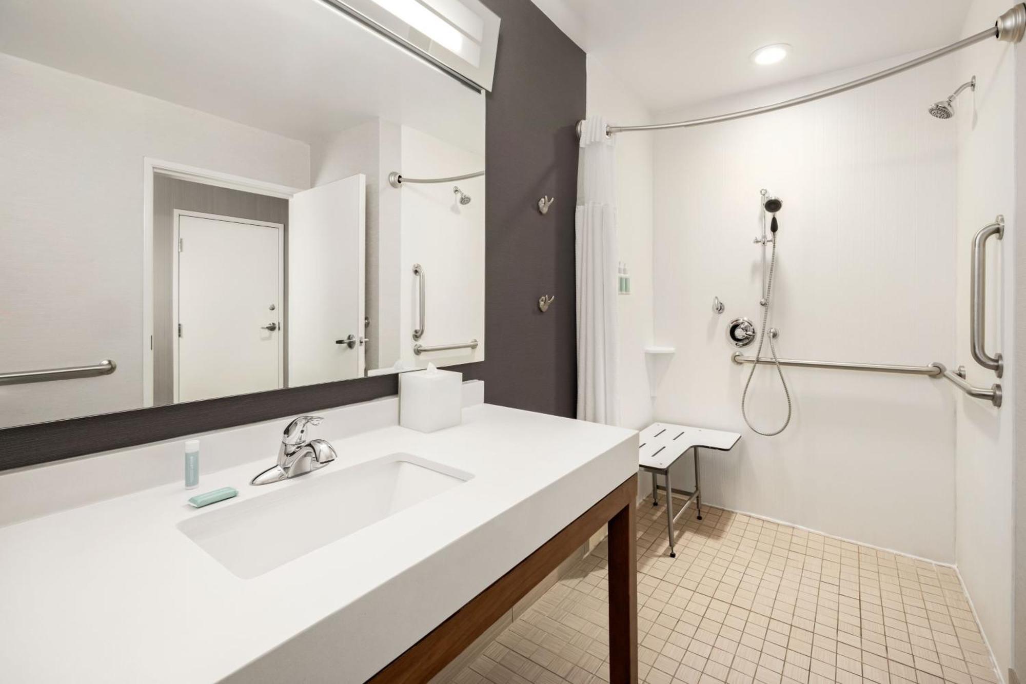 Courtyard By Marriott Columbus Phenix City Εξωτερικό φωτογραφία